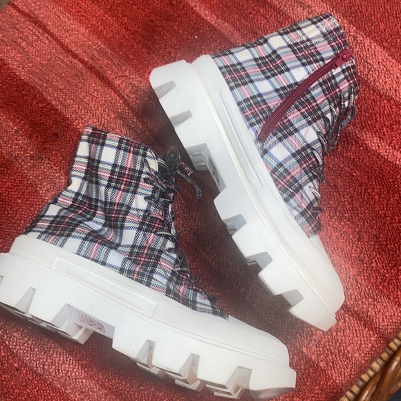 JEFFREY CAMPBELL TARTAN PLAID SNEAKER BOOTIES SZ 8.5 - Picture 4 of 9